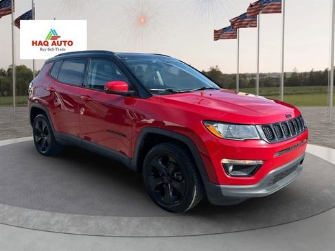Used 2020 Jeep Compass Latitude image 3