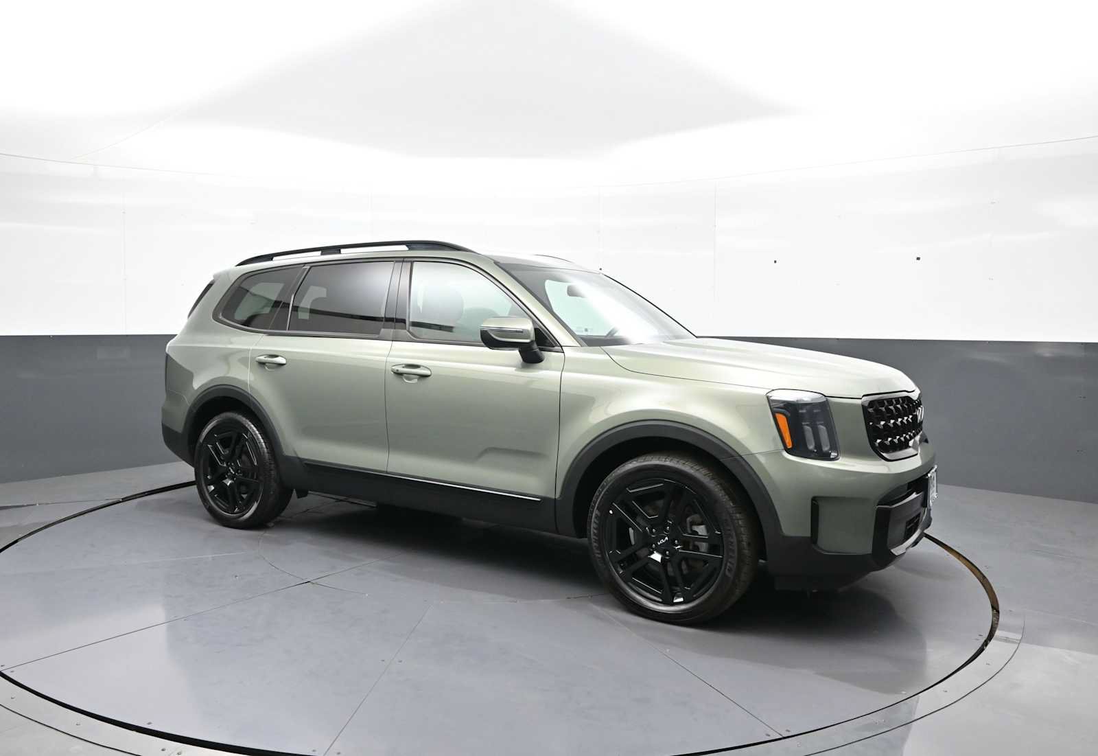 Used 2024 Kia Telluride EX X-Line AWD/4WD image 3