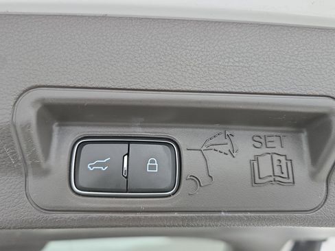 Used 2020 Ford Explorer Platinum w/ Premium Technology Package image 14