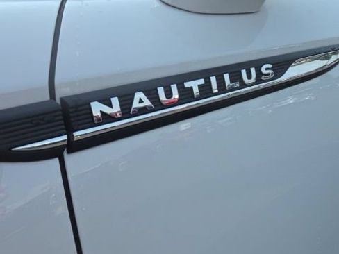 Used 2023 Lincoln Nautilus Reserve w/ Cargo Utility Package FWD image 28