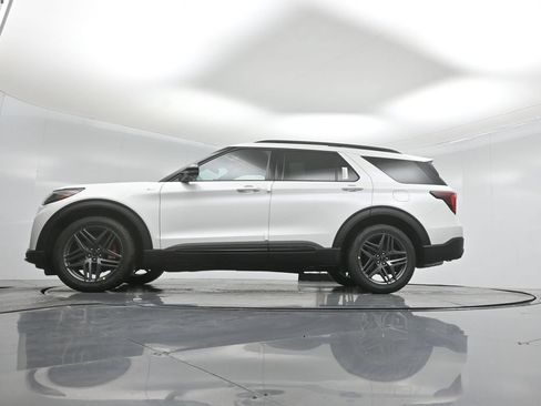 New 2026 Ford Explorer ST-Line RWD image 6