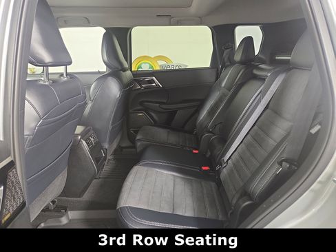 New 2025 Mitsubishi Outlander SE image 11