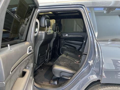 Used 2018 Jeep Grand Cherokee Trackhawk AWD/4WD image 31