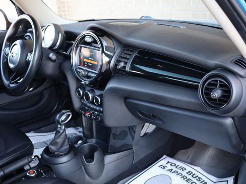 Used 2019 MINI Cooper 4-Door Hardtop image 24