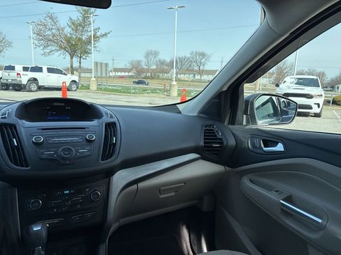 Used 2017 Ford Escape SE image 46