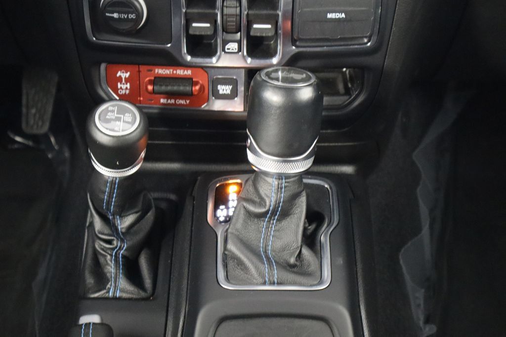 Used 2021 Jeep Wrangler Unlimited Rubicon 4xe AWD/4WD image 28
