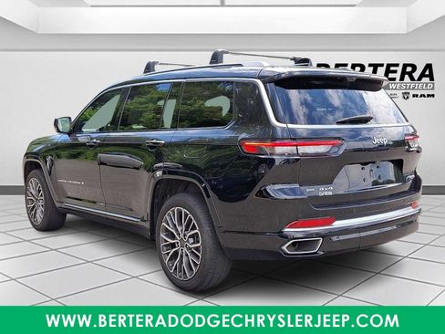 Used 2021 Jeep Grand Cherokee L Summit AWD/4WD image 4