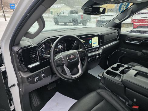 Used 2024 GMC Sierra 1500 SLT image 13