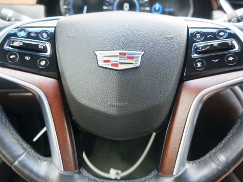 Used 2016 Cadillac XTS Premium image 31