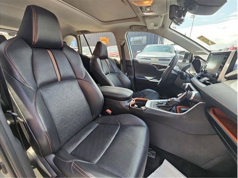 Used 2019 Toyota RAV4 Adventure AWD/4WD image 4