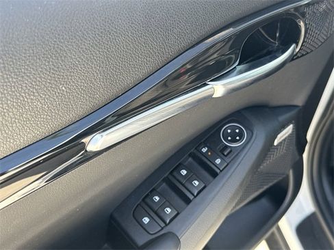 Used 2024 Kia Seltos SX image 19