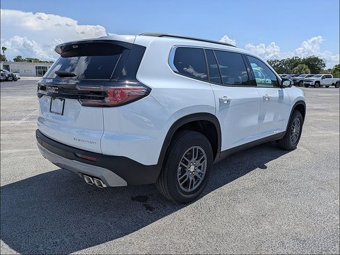 New 2026 GMC Acadia Elevation FWD image 5