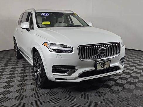 Used 2021 Volvo XC90 T8 Inscription w/ Protection Package Premier AWD/4WD image 2