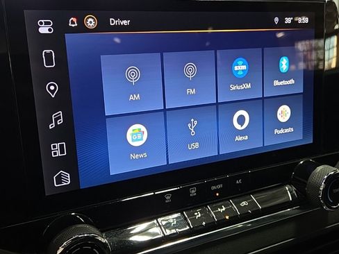 Used 2023 Chevrolet Colorado Trail Boss w/ Technology Package image 21