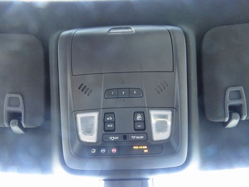 Used 2017 Cadillac XT5 Premium Luxury image 28