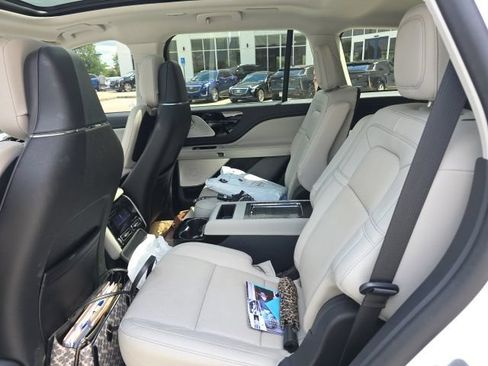 Used 2025 Lincoln Aviator Reserve w/ Equipment Group 201A AWD/4WD image 7