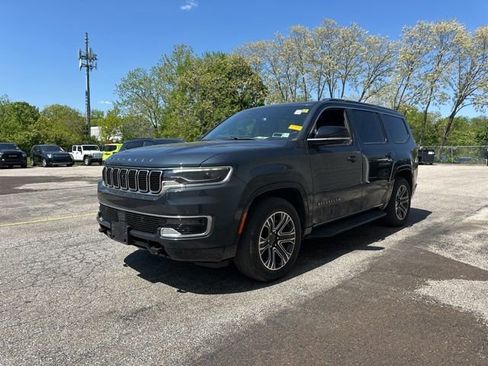 Used 2023 Jeep Wagoneer 4WD w/ Premium Group I image 7
