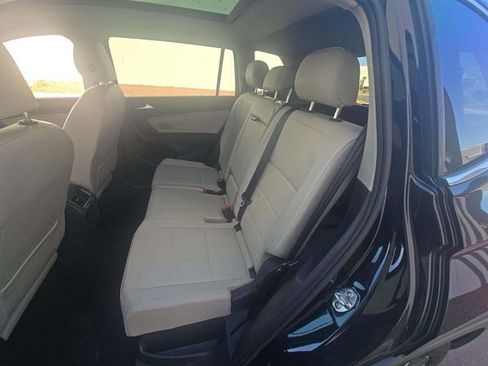 Used 2018 Volkswagen Tiguan SEL AWD/4WD image 7