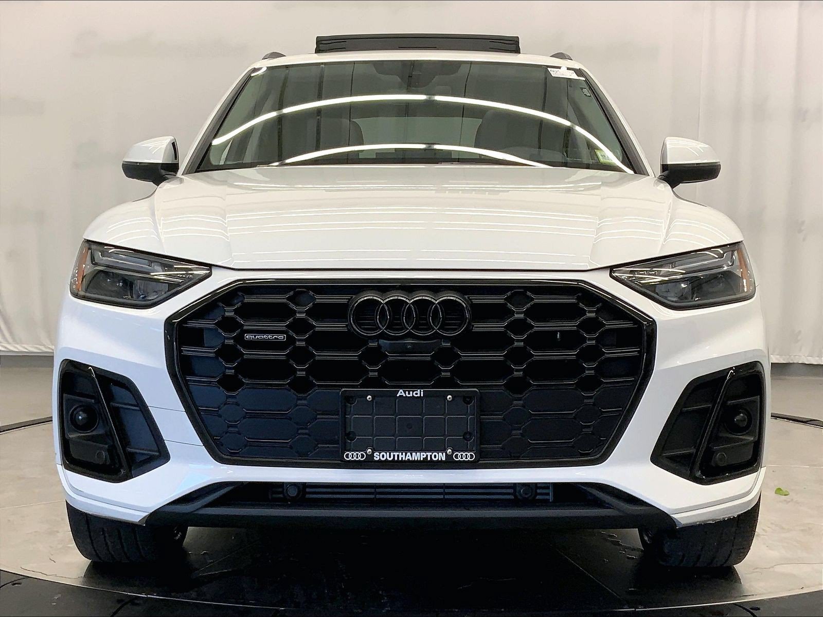 Certified 2023 Audi Q5 2.0T Premium Plus w/ Premium Plus Package AWD/4WD image 2