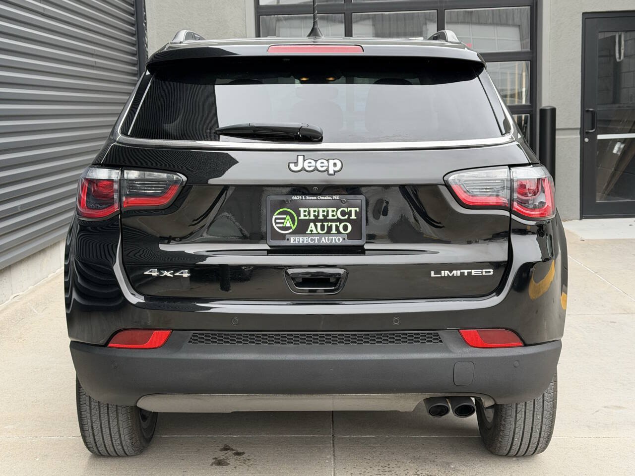 Used 2018 Jeep Compass Limited w/ Navigation Group AWD/4WD image 12