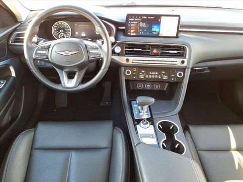 Used 2025 Genesis G70 2.5T image 10