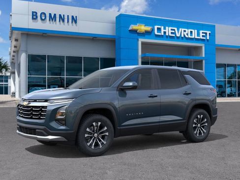 New 2026 Chevrolet Equinox LT image 2