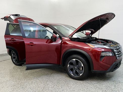 Used 2024 Nissan Rogue SV AWD/4WD image 12
