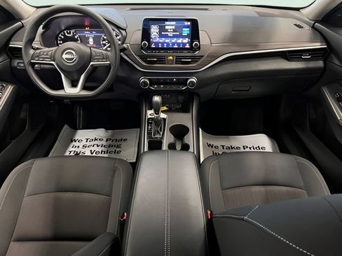 Used 2025 Nissan Altima 2.5 SV FWD image 14