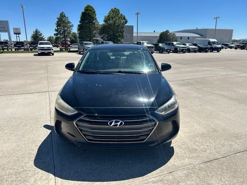 Used 2017 Hyundai Elantra SE FWD image 9