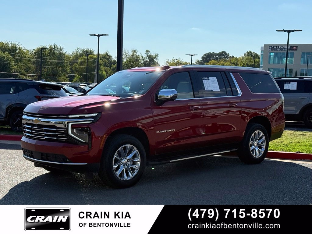 Used 2025 Chevrolet Suburban Premier AWD/4WD image 3