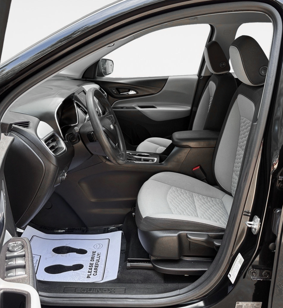 Used 2020 Chevrolet Equinox LS AWD/4WD image 12