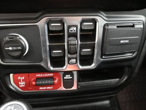 Used 2023 Jeep Gladiator Mojave w/ LED Lighting Group AWD/4WD image 27