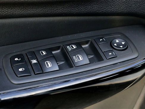 Used 2021 Jeep Cherokee Latitude Plus image 22