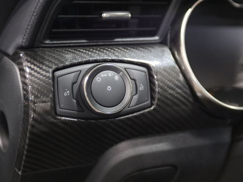 Used 2022 Ford Mustang Shelby GT500 w/ Technology Package RWD image 19