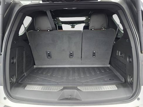 Used 2023 GMC Yukon Denali Ultimate image 33