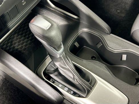 Used 2024 Nissan Frontier SV image 25