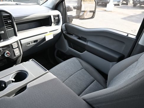 New 2026 Ford F450 XL w/ 360-Degree Camera Package image 29