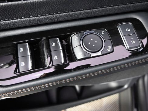 New 2025 Lincoln Aviator AWD w/ Equipment Group 101A image 23