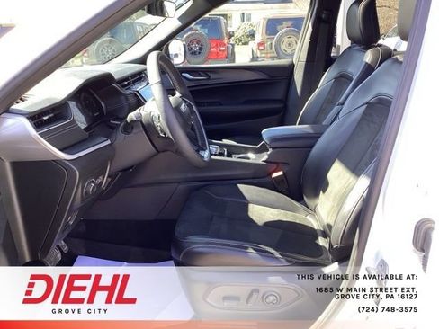 Used 2025 Jeep Grand Cherokee L Altitude image 29