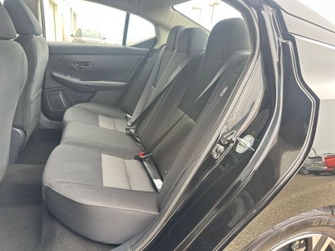 Used 2025 Nissan Sentra SV image 37