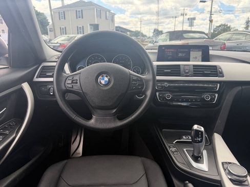 Used 2018 BMW 320i xDrive Sedan AWD/4WD image 19