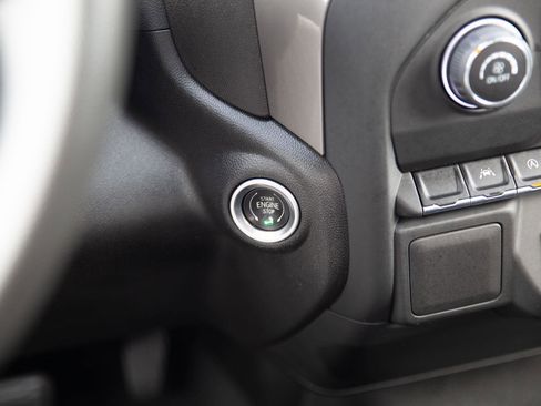 Used 2023 Chevrolet Silverado 1500 Custom image 13