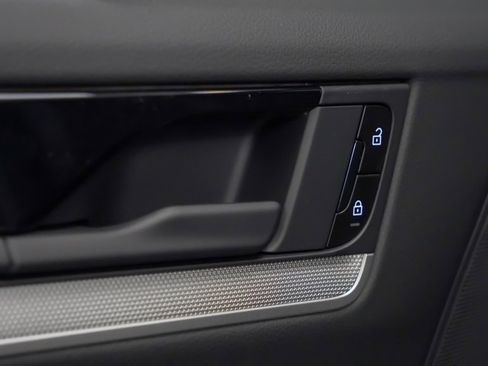 New 2026 Porsche Cayenne S image 15