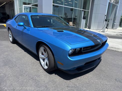 Used 2009 Dodge Challenger SRT8 w/ SRT Option Group II RWD image 9
