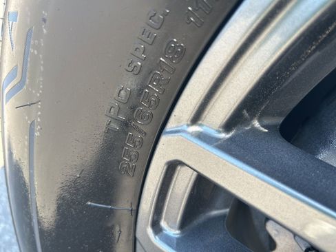 New 2026 GMC Acadia Elevation image 32