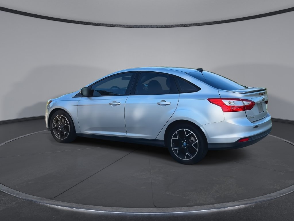 Used 2013 Ford Focus SE FWD image 6
