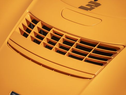 Used 2021 McLaren Elva RWD image 34