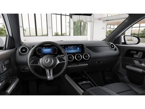 New 2026 Mercedes-Benz GLA 250 image 2