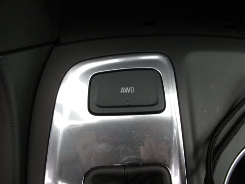 Used 2020 Chevrolet Equinox LS w/ LS Convenience Package image 16