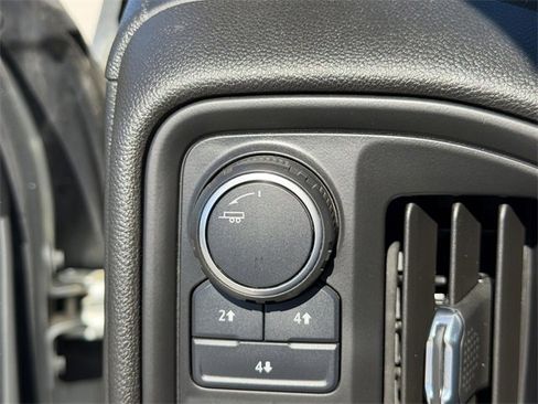 Used 2020 Chevrolet Silverado 2500 Custom w/ Custom Value Package image 29